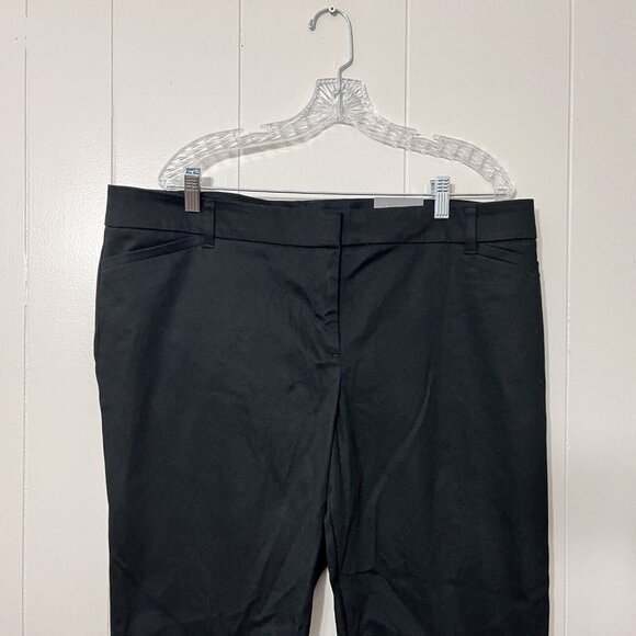 Van Heusen Women’s Black Classic Fit Straight Leg Stretch Ankle Pants Size 18NWT - Picture 3 of 11